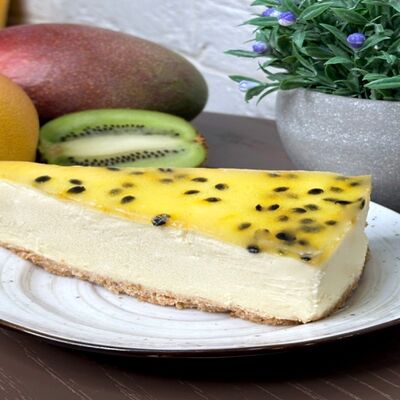 Чизкейк с маракуйей в Кусай эклер по цене 450 ₽