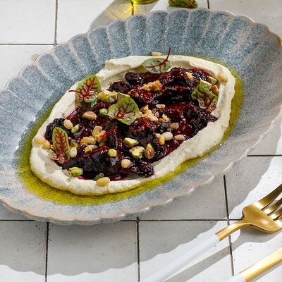 Салат с вяленой свеклой и тофу в Маймун по цене 450