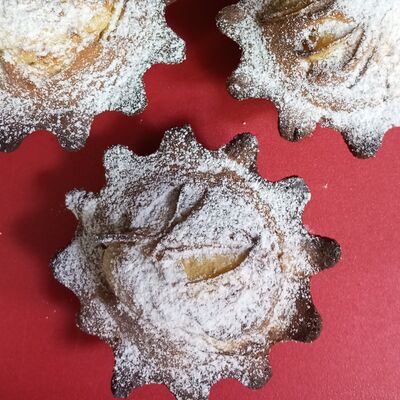 Шарлотка в Пышнотесто по цене 86 ₽