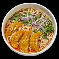 Рамен Кимчи с димсамами в Umami Mami
