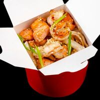 Wok с морепродуктами в Суши-бар Кингё