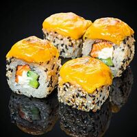 Ролл запеченный тунецв Sushi Maximum