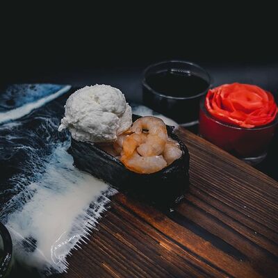 Гункан чиз креветка в Sushi Time по цене 195 ₽