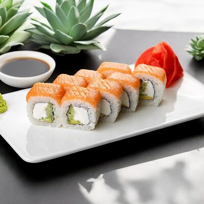 Ролл Филадельфия с огурцом в Окинава Гурмэ по цене 699 ₽