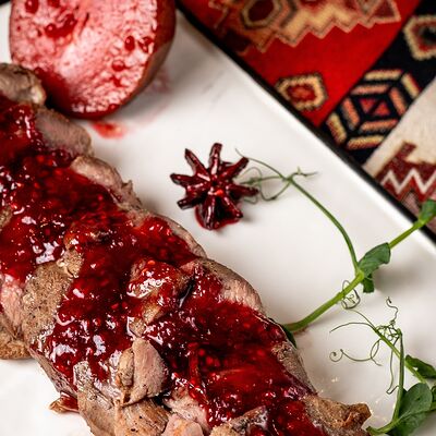 Утиное филе с грушей в Карас по цене 750 ₽