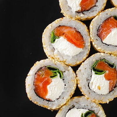 Ролл кунжут в Sushi7 по цене 527 ₽