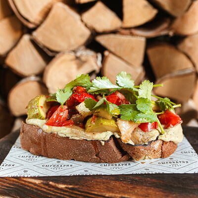 Брускетта с овощами в Сыроварня по цене 580