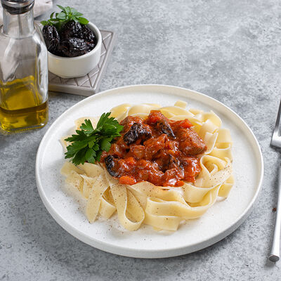 Говядина с черносливом и фетучини в Магбургер & Братья Караваевы по цене 229