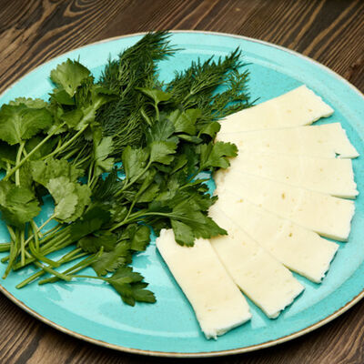 Брынза с зеленью в Шашлык мечты Красноярск по цене 450 ₽