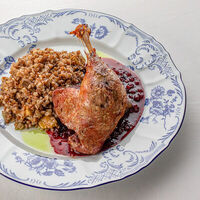 Запеченная утиная ножка в Обломов