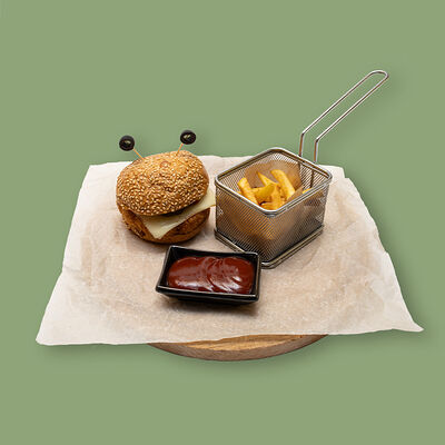 Мини чикенбургер с картофелем фри в Додома по цене 565 ₽