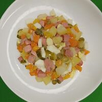 Салат Оливье в Шарк