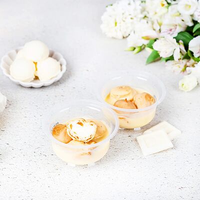 Профитроли с начинкой Пломбир в соусе с белым шоколадом в У Палыча. С пылу, с жару! по цене 431 ₽