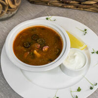 Солянка мясная в Месье круассан