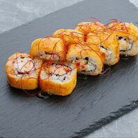 Теплый ролл с курицей и снежным крабом в Rolls Bar