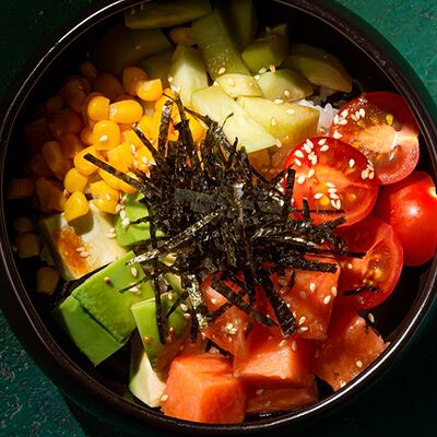 Поке лосось в UMI Asian kitchen & bar по цене 960 ₽