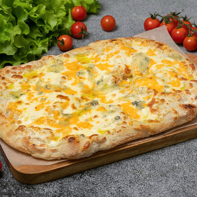 Пицца Четыре сыра в Pixel Pizza по цене 800 ₽