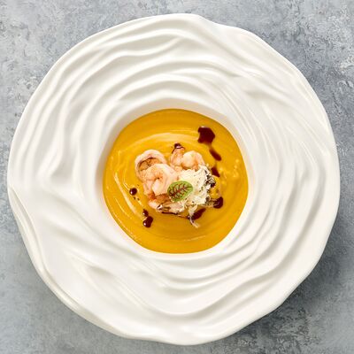 Крем-суп из тыквы с креветками в Ofris по цене 790 ₽