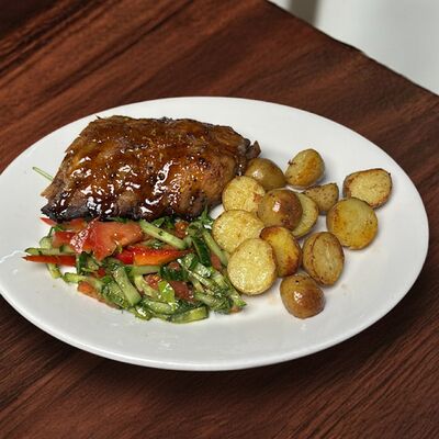 Томленые свиные рёбра BBQ с бейби-картофелемв PAPPONE по цене 1025 ₽