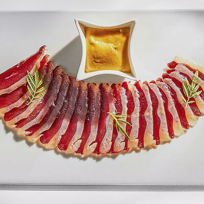 Вяленая утиная грудка в Вартазия по цене 750 ₽