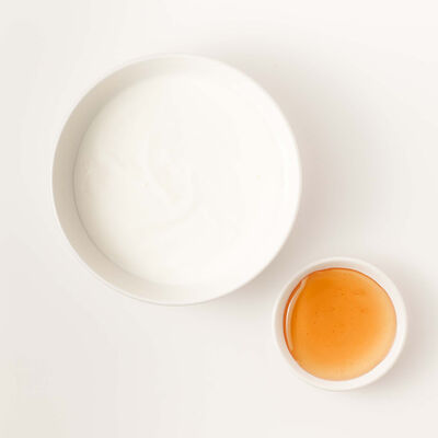 Мацони и цветочный мёд в Saperavi Cafe по цене 389 ₽