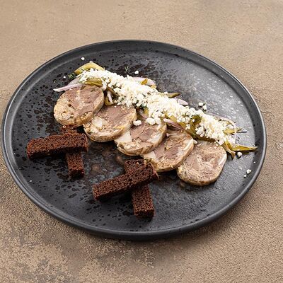 Зельц свиной с салатом из бочковых огурцов в Русская рыбалка по цене 860 ₽