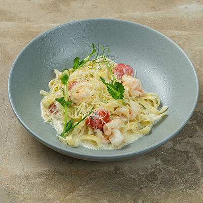 Фетуччини с креветками в сливочном соусе в Бали по цене 595 ₽