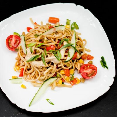 Вок с курицей и гречневой лапшой в АСА-Суши по цене 350 ₽