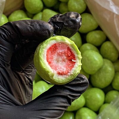 Сублимированная клубникав Kissberry по цене 950 ₽