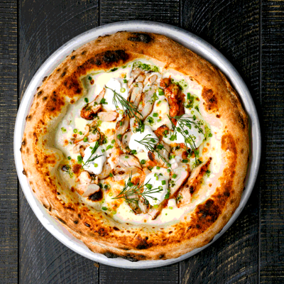 Пицца с цыпленком на гриле и копченой сметаной Яндекс в Снегири на Лагерном по цене 950 ₽