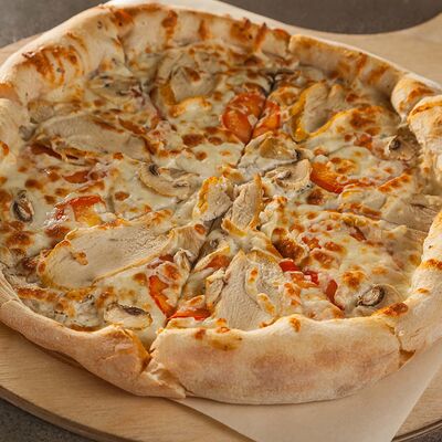 Пицца с курицей и грибамив Mr. Плюшкин по цене 800 ₽