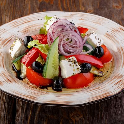 Салат Греческий в У Ханумы по цене 490 ₽