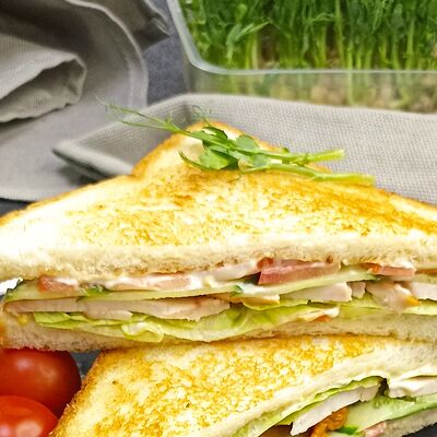 Сэндвич с ветчиной в Sisters Food по цене 240