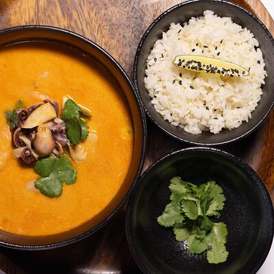 Том Ям менее острый с курицейв Tom-Yam по цене 710 ₽