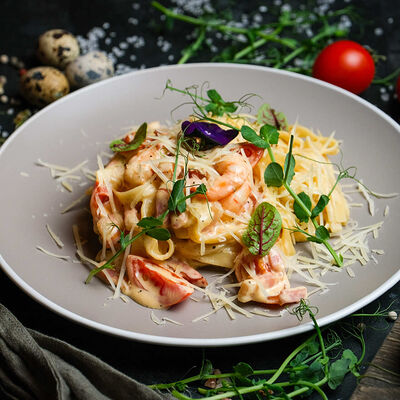 Тальятелле с креветкой и беконом в КРЫЛЬЯ ПАБ по цене 860 ₽
