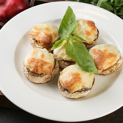 Запеченные грибные шляпки в Мархал по цене 462 ₽