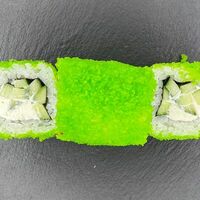 Калифорния с огурцом в Sushi рай