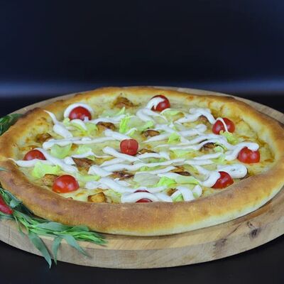 Пицца Цезарь с курочкой в Pizza Joe по цене 860 ₽