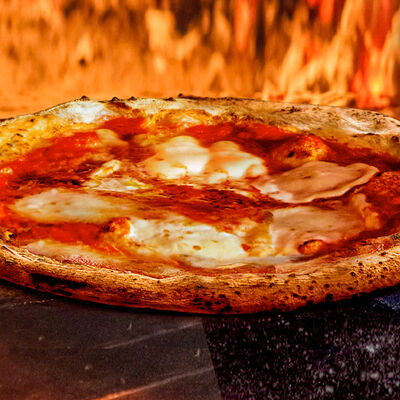 Пицца Маргарита в Mama Roma по цене 450 ₽