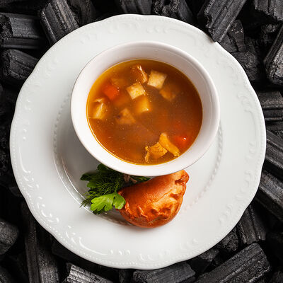 Уха с окской стерлядью и волжской щукой в Dodici Grill по цене 1570 ₽