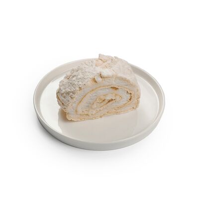 Рулет Меренговый с манго в Garden Coffee по цене 389 ₽