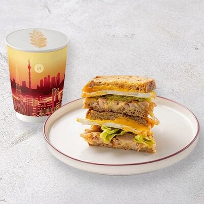 Сэндвич и напиток в Шоколадница по цене 860 ₽