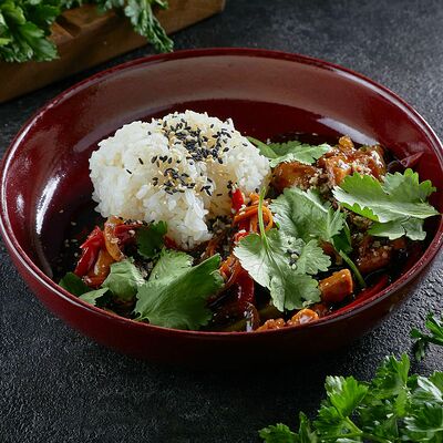 Куриное бедро с соусом терияки в Sofa&par по цене 340 ₽