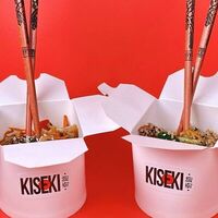 Wok Лапша рисовая с овощами тонкацу в Kiseki