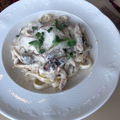 Тельятелле с курицей и грибами в Ferracci pasta bar по цене 660 ₽