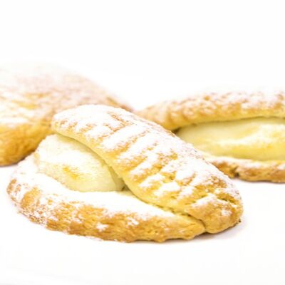 Сочник с творогом в MaxBakery по цене 130 ₽