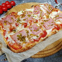 Бекон и халапеньо в Perotti Pizza