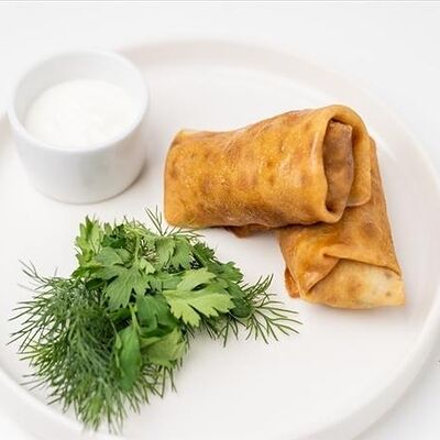 Блинчики с курицей, шпинатом и грибами в Волконский по цене 585 ₽