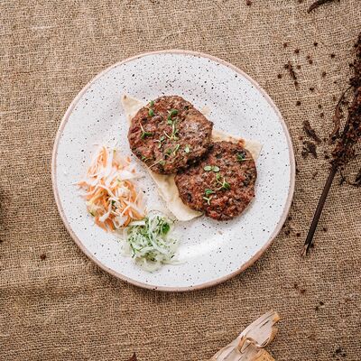 Бифштекс из баранины с кинзой в Кафе-парк Теремок по цене 345 ₽