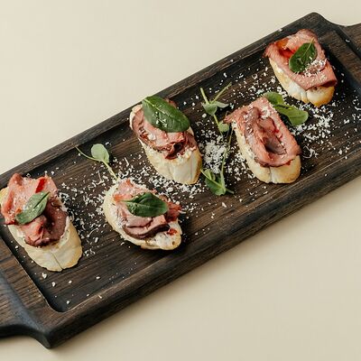 Тапас с ростбифом в Siesta по цене 460 ₽